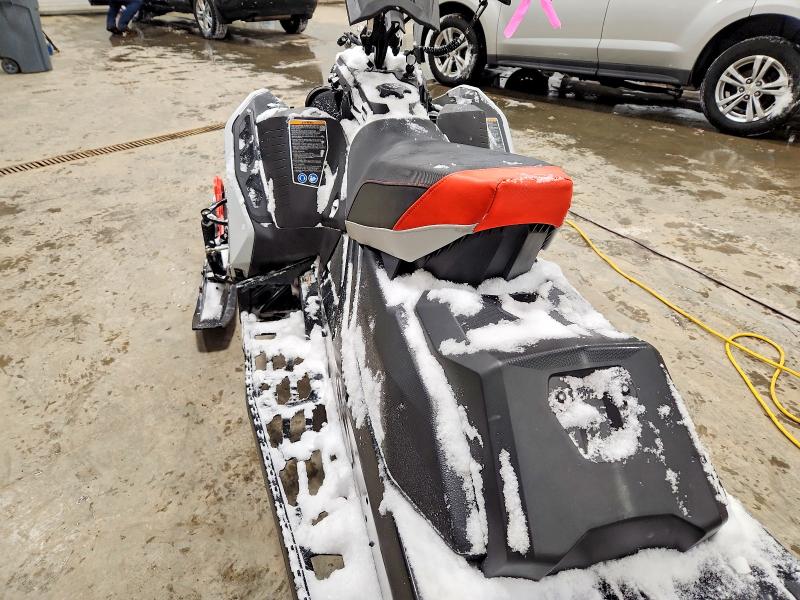 SKI-DOO SNOWMOBILE 2022