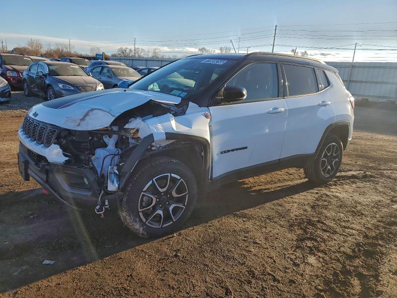 Фото 1 - JEEP COMPASS