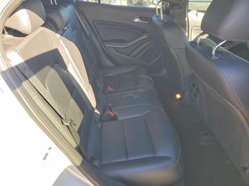 Фото 10 - MERCEDES-BENZ GLA-CLASS