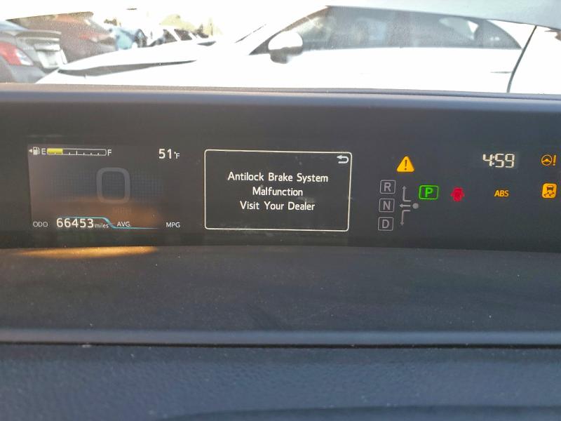 Фото 9 - TOYOTA PRIUS