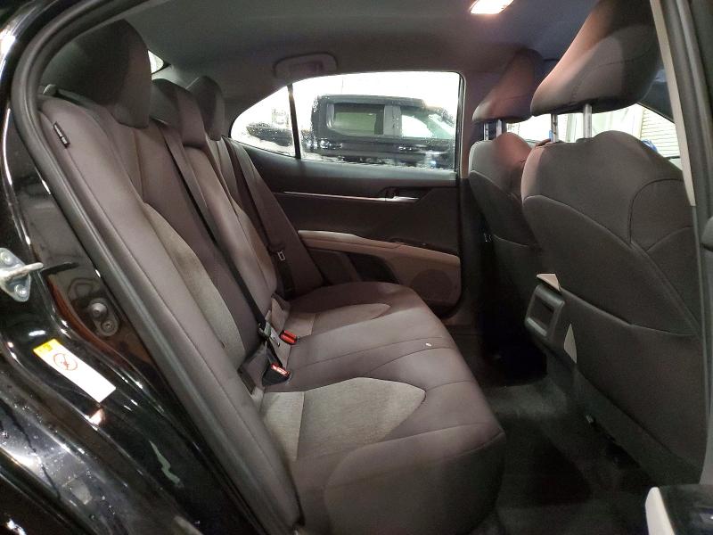 Фото 10 - TOYOTA CAMRY