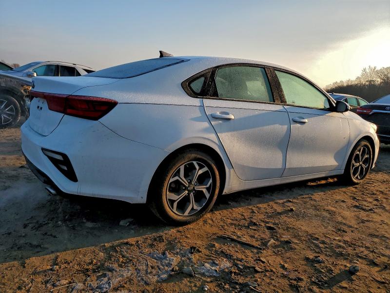 Фото 3 - KIA FORTE
