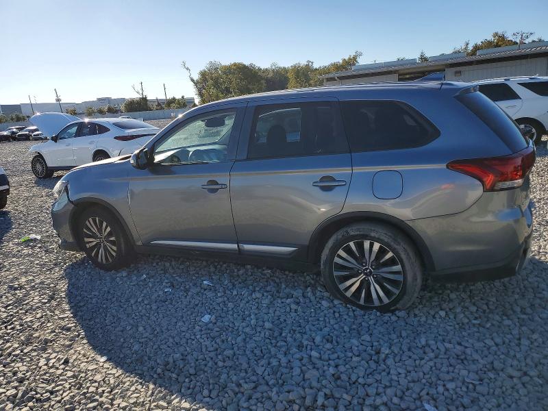 Фото 2 - MITSUBISHI OUTLANDER