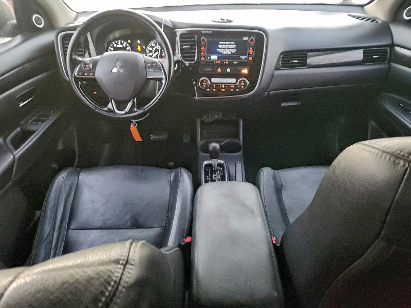 Фото 8 - MITSUBISHI OUTLANDER