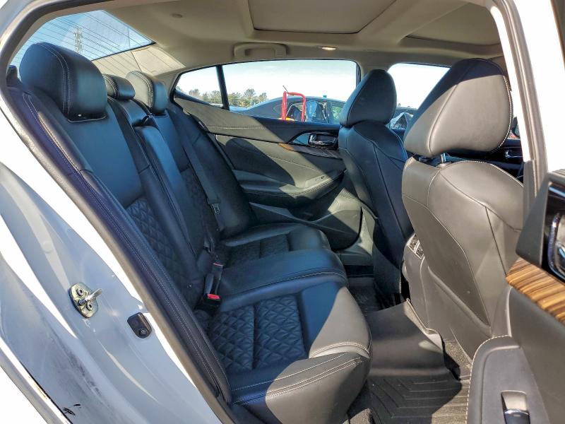 Фото 10 - NISSAN MAXIMA