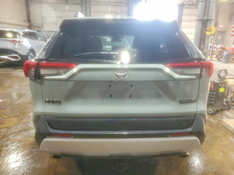 Фото 6 - TOYOTA RAV4