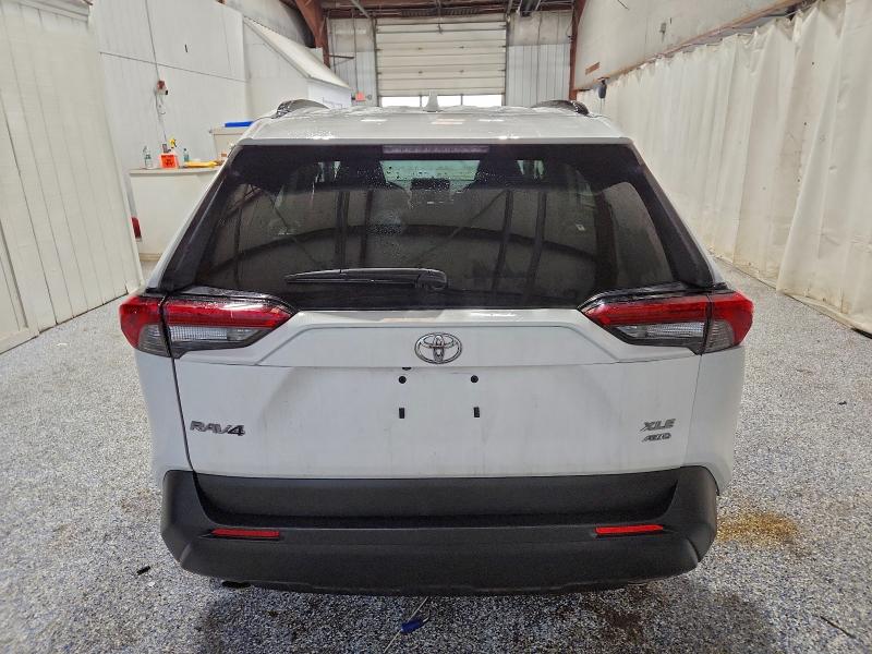 Фото 6 - TOYOTA RAV4