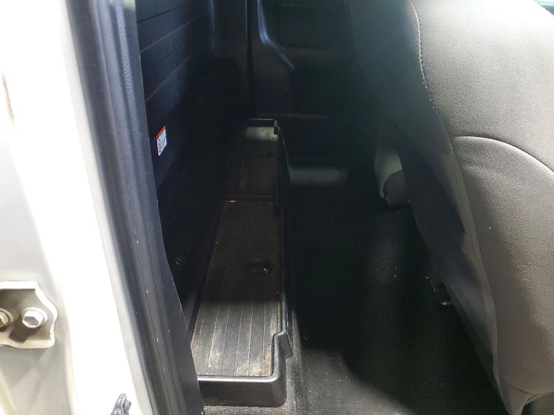 Фото 10 - TOYOTA TACOMA