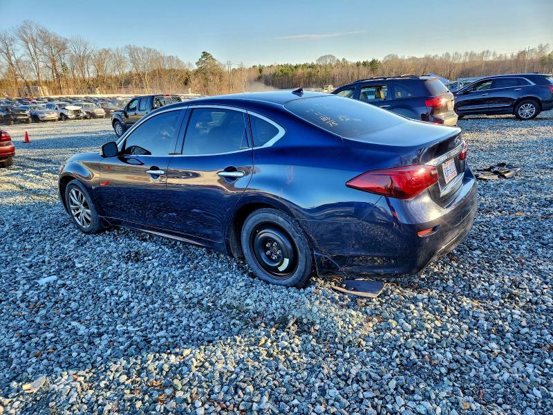 Фото 2 - INFINITI Q70