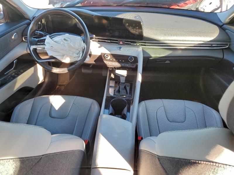 Фото 8 - HYUNDAI ELANTRA