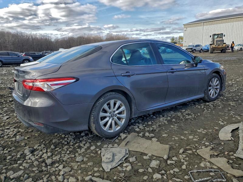 Фото 3 - TOYOTA CAMRY