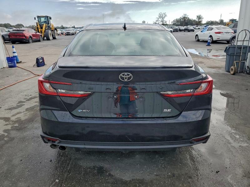 Фото 6 - TOYOTA CAMRY