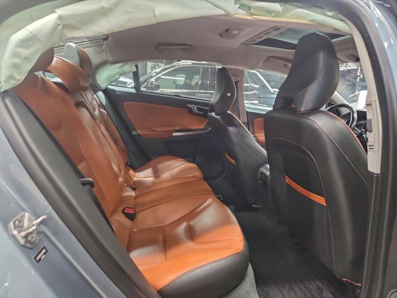 Фото 10 - VOLVO S60