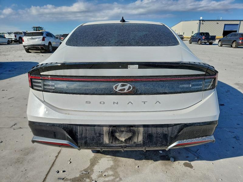 Фото 6 - HYUNDAI SONATA