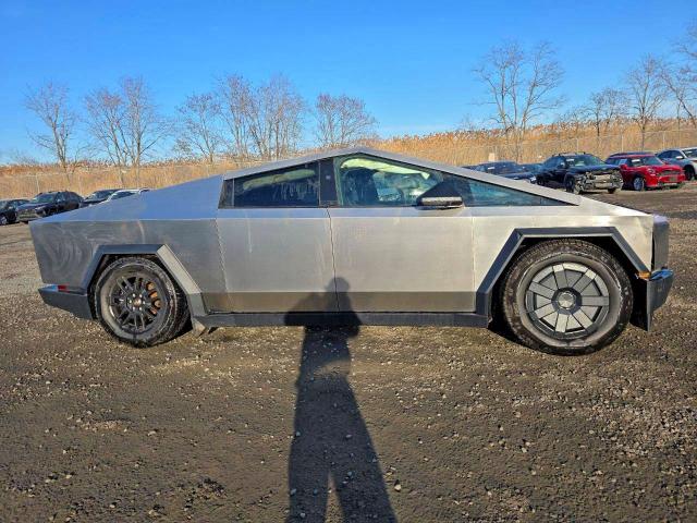 Фото 5 - TESLA CYBERTRUCK