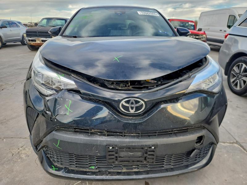 Фото 5 - TOYOTA C-HR