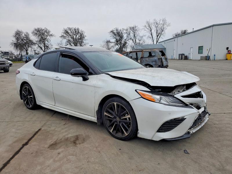 Фото 4 - TOYOTA CAMRY