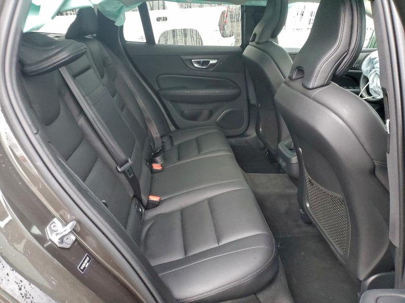 Фото 11 - VOLVO V60