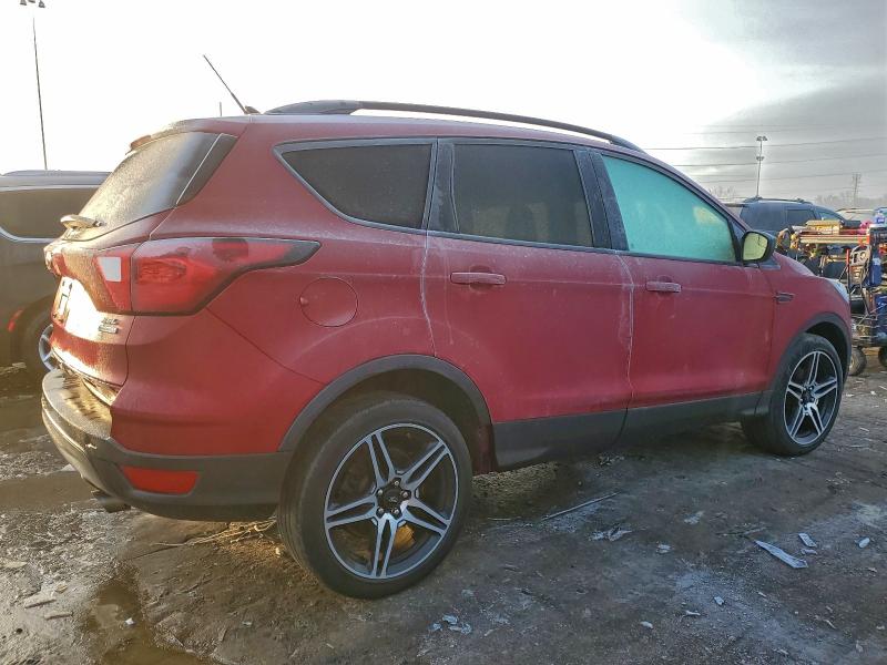 Фото 3 - FORD ESCAPE