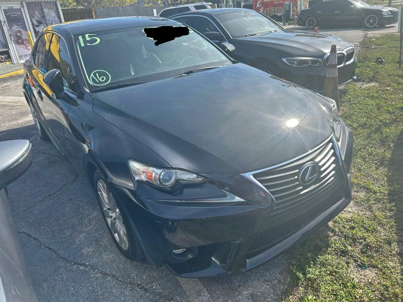 Фото 1 - LEXUS IS