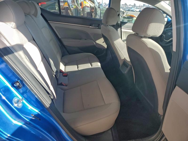 Фото 10 - HYUNDAI ELANTRA