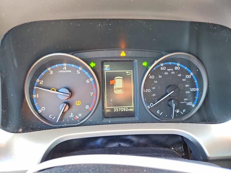 Фото 9 - TOYOTA RAV4