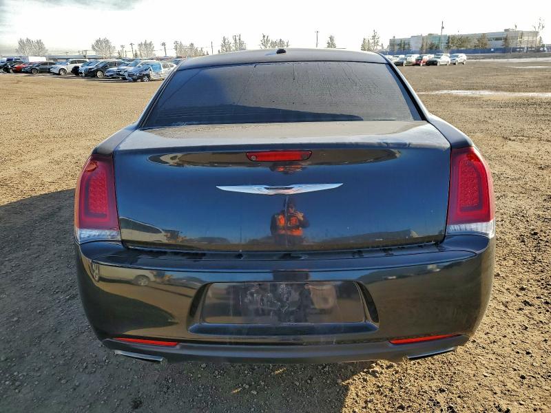 Фото 6 - CHRYSLER 300