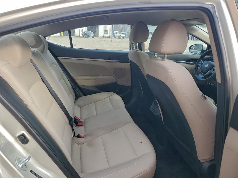 Фото 10 - HYUNDAI ELANTRA