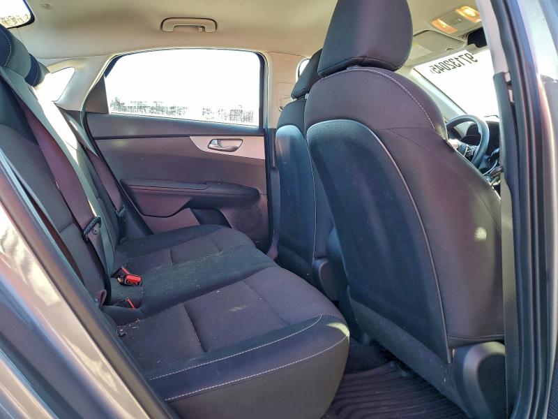 Фото 10 - KIA FORTE