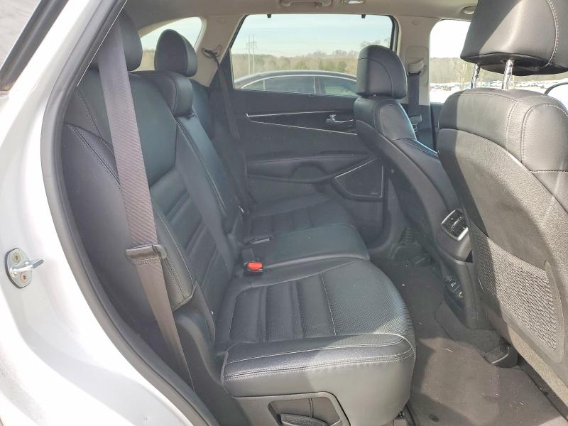 Фото 11 - KIA SORENTO