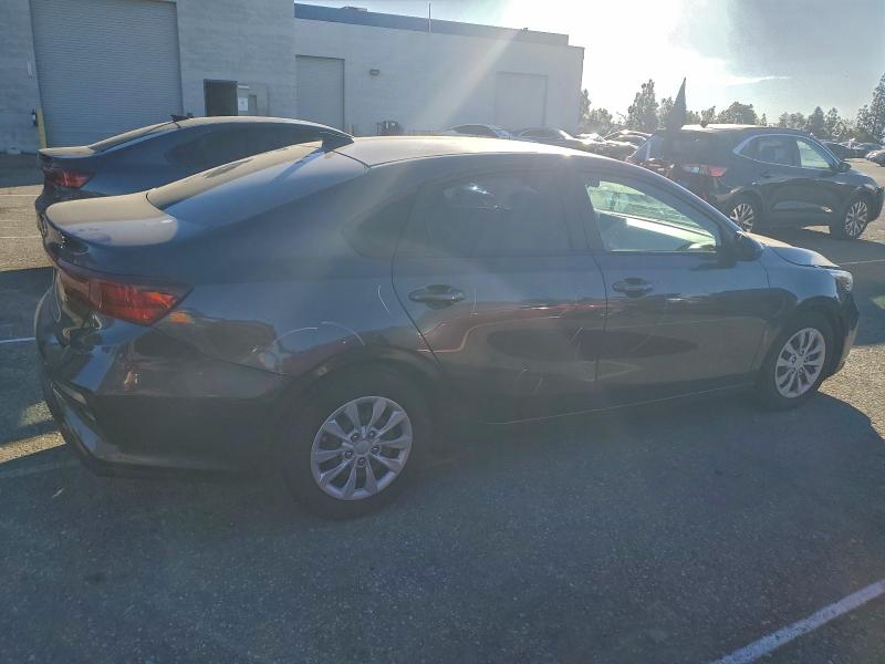 Фото 3 - KIA FORTE