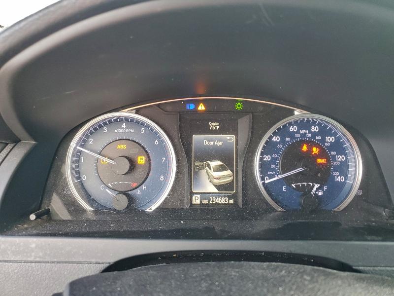 Фото 9 - TOYOTA CAMRY