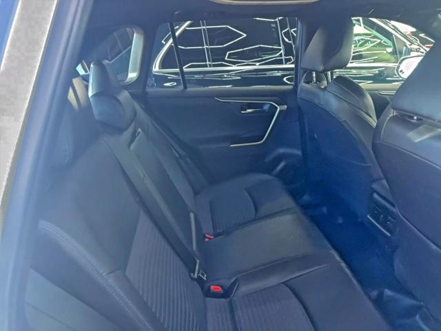 Фото 6 - TOYOTA RAV4