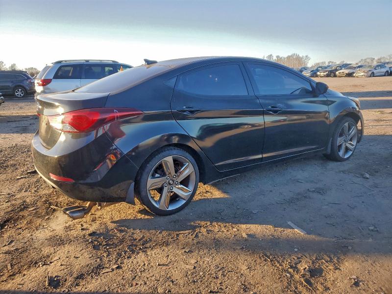 Фото 3 - HYUNDAI ELANTRA