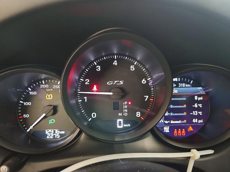 Фото 9 - PORSCHE MACAN