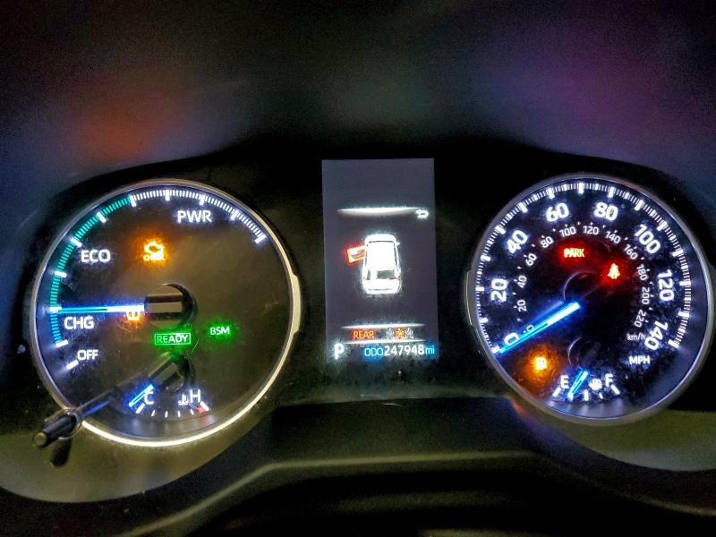 Фото 9 - TOYOTA RAV4