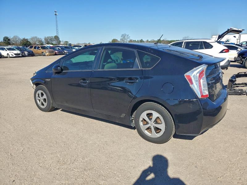 Фото 2 - TOYOTA PRIUS