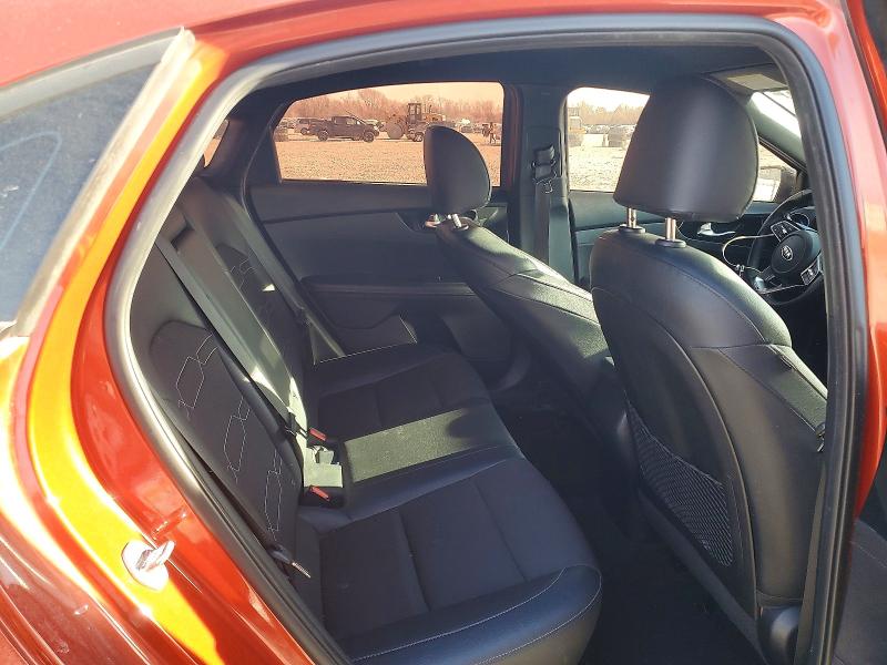 Фото 10 - KIA FORTE