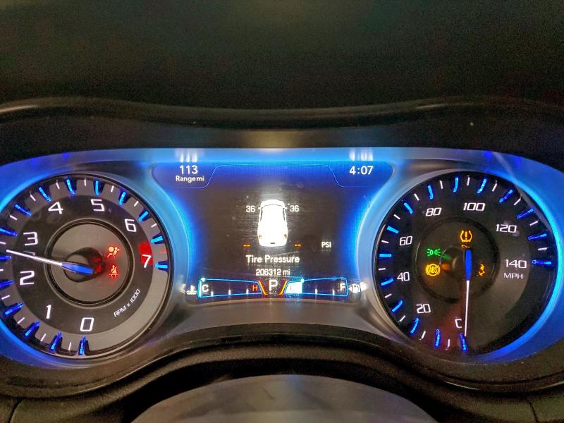 Фото 9 - CHRYSLER 300