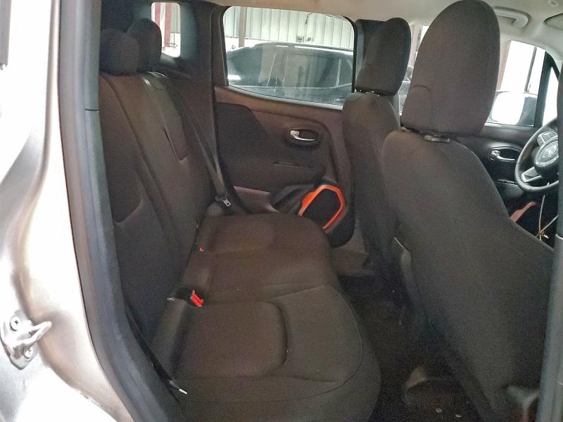 Фото 10 - JEEP RENEGADE