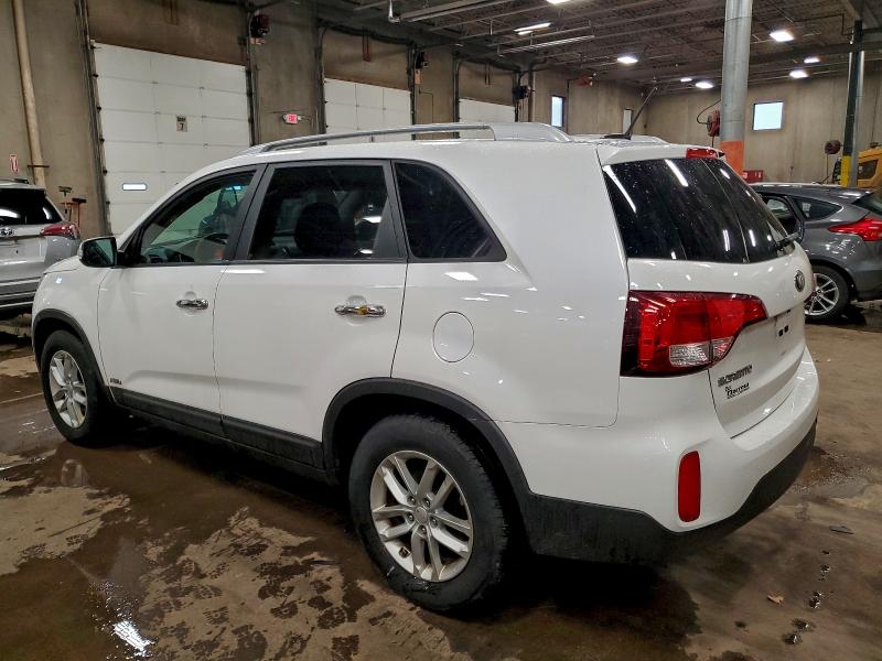 Фото 2 - KIA SORENTO