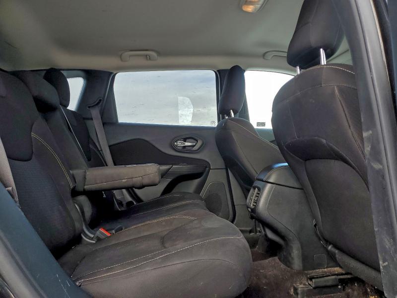 Фото 11 - JEEP GRAND CHER