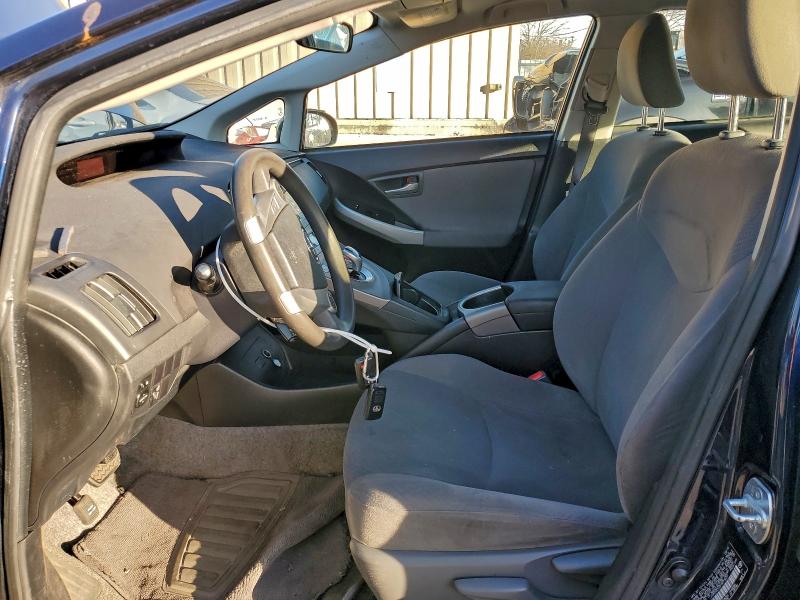 Фото 7 - TOYOTA PRIUS