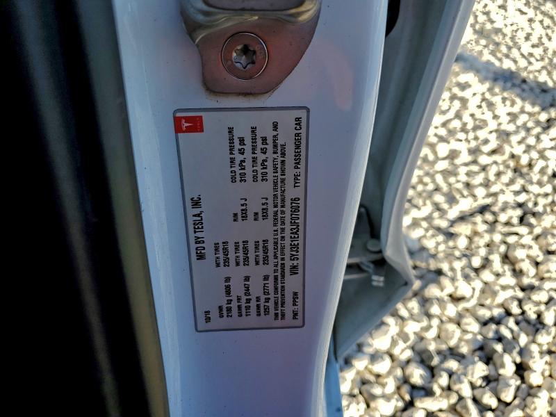 Фото 12 - TESLA MODEL 3