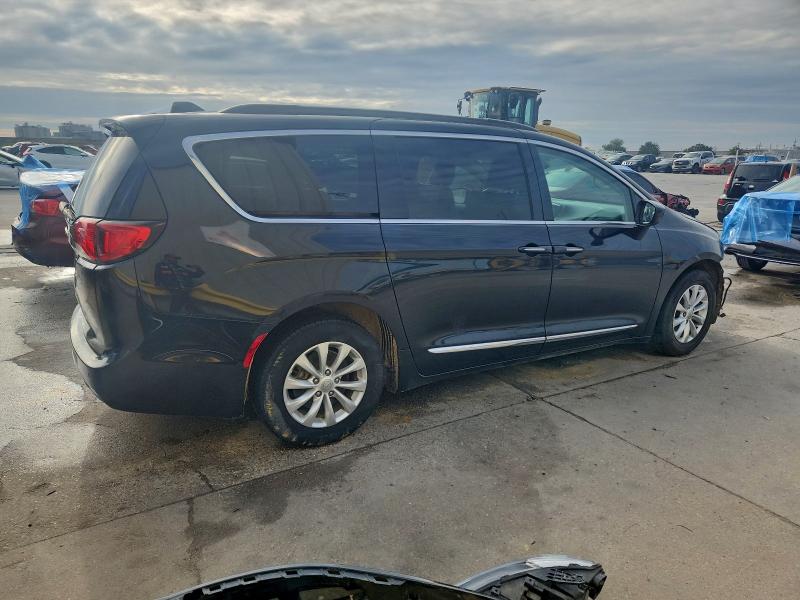 Фото 3 - CHRYSLER PACIFICA