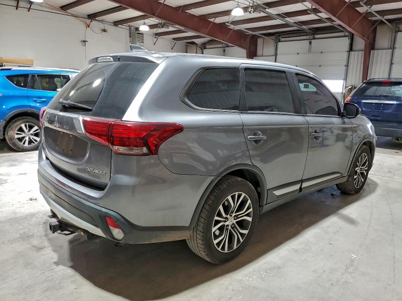 Фото 3 - MITSUBISHI OUTLANDER