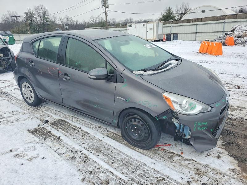 Фото 4 - TOYOTA PRIUS