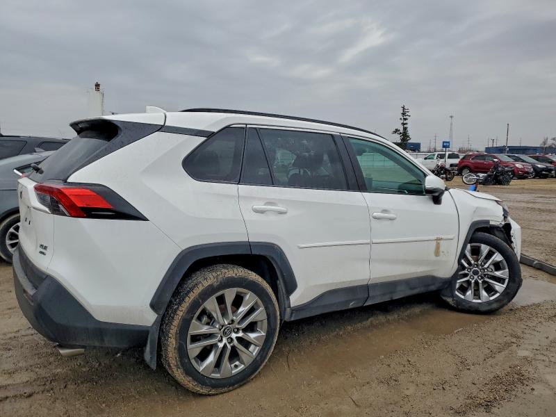 Фото 3 - TOYOTA RAV4