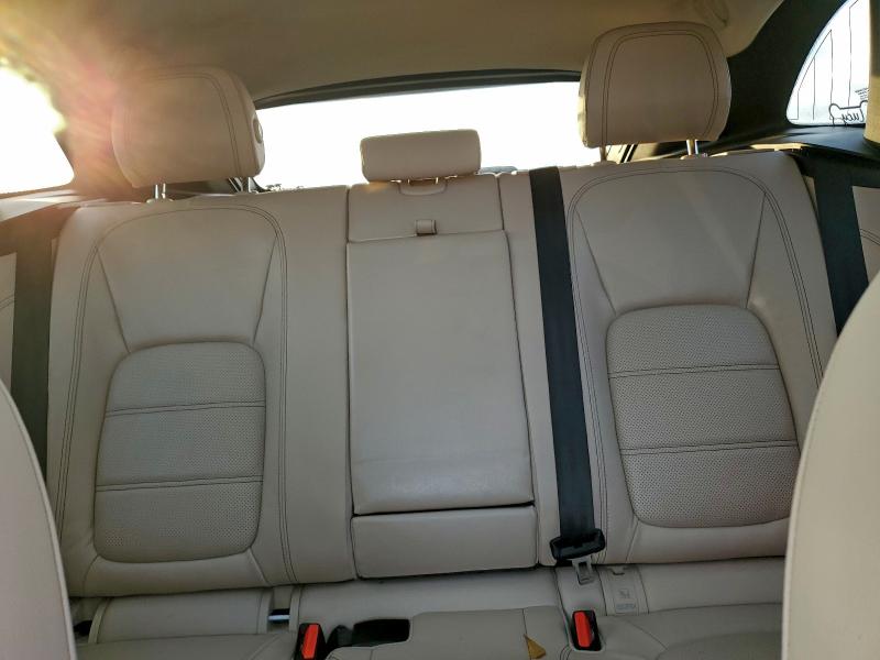 Фото 10 - JAGUAR F-PACE