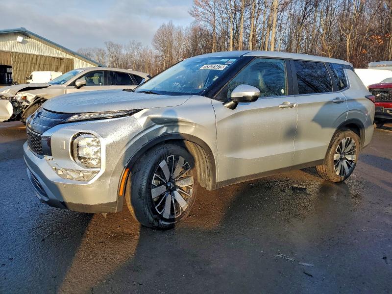 Фото 1 - MITSUBISHI OUTLANDER